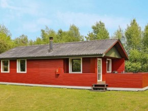 Charming Holiday Home in Hadsund with Terrace, Helberskov